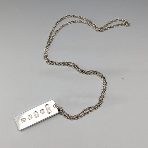 1977年 英国ヴィンテージ 純銀インゴットペンダント 1トロイオンス 純銀チェーン付